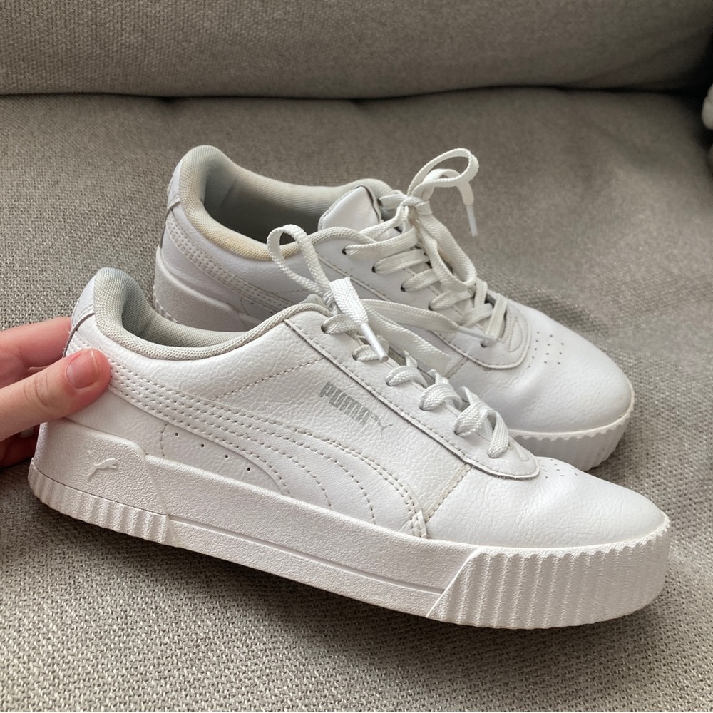Puma Carina Casual White Tennis Shoes Womens Size 8
